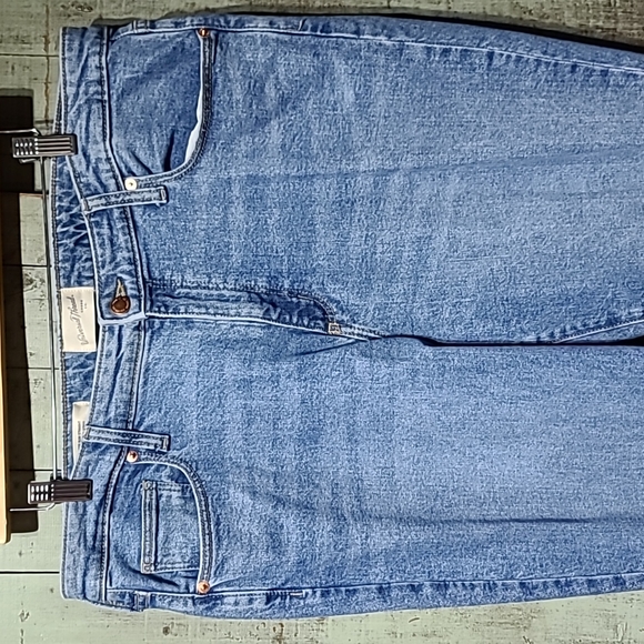Universal Thread high rise slim straight jeans - Picture 2 of 9